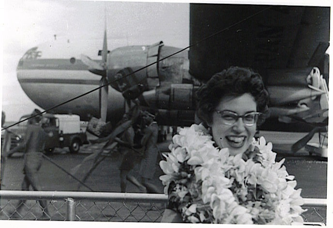 Lois arrives in Hawaii